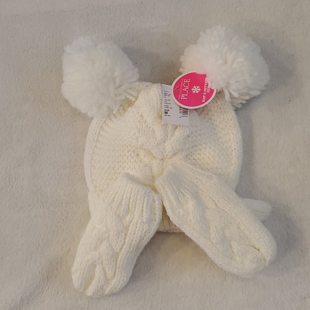 NEW girls hat and mittens set for snow